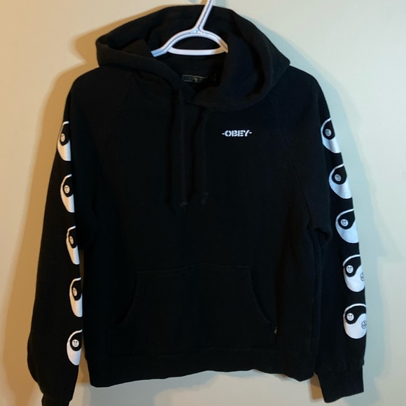 - Yin Yang obey hoodie - Picture 3 of 5